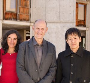 From left: Concepcion Rodriquez Esteban, Juan Carlos Izpisua Belmonte and Tomoaki Hishida.