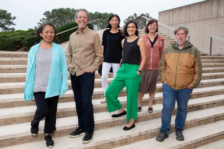 De izquierda a derecha: Gabriela Estepa, Ronald Evans, Ruth Yu, Corina Antal, Annette Atkins, Michael Downes.