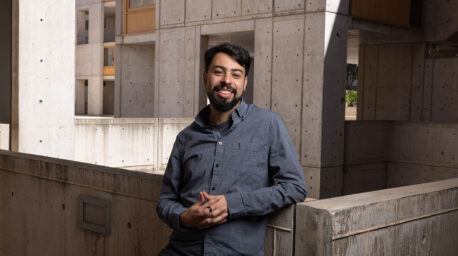 Talmo Pereira, who designs AI-based tools to study movement in fields ranging from neuroscience to plant biology, has been appointed to Salk's faculty as an assistant professor.